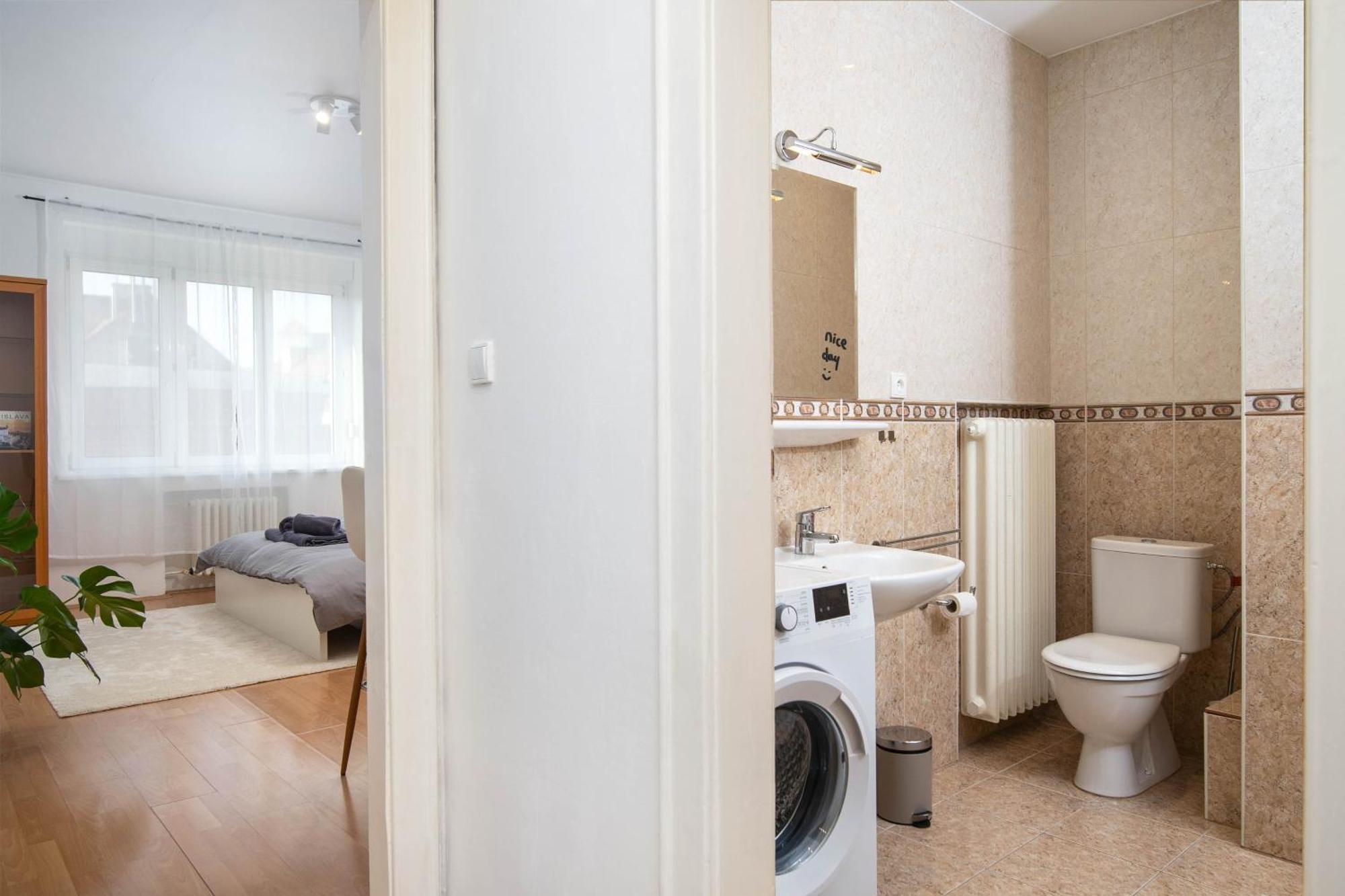Best Location Apartment Air-Conditioned Bratislava Exteriör bild